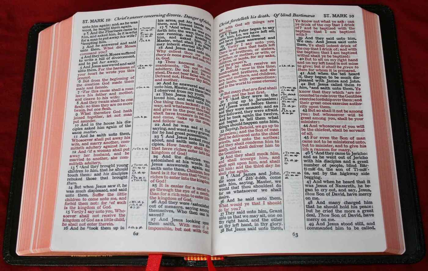 Photograph of a Cambridge KJV Concord Reference Bible (1999?), showing ‘red letter verses’; by Randy A. Brown, 2011