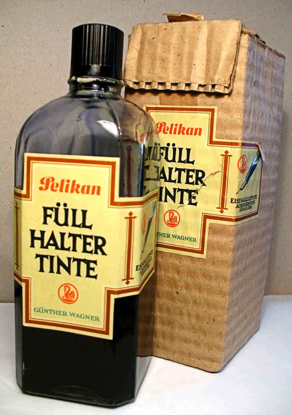 “Iron gall ink for fountain pens, refill bottle, 0.5 liter (500 ml), Pelikan, Günther Wagner, ca 1950s with storage container”; 2008 photo, Richard Huber